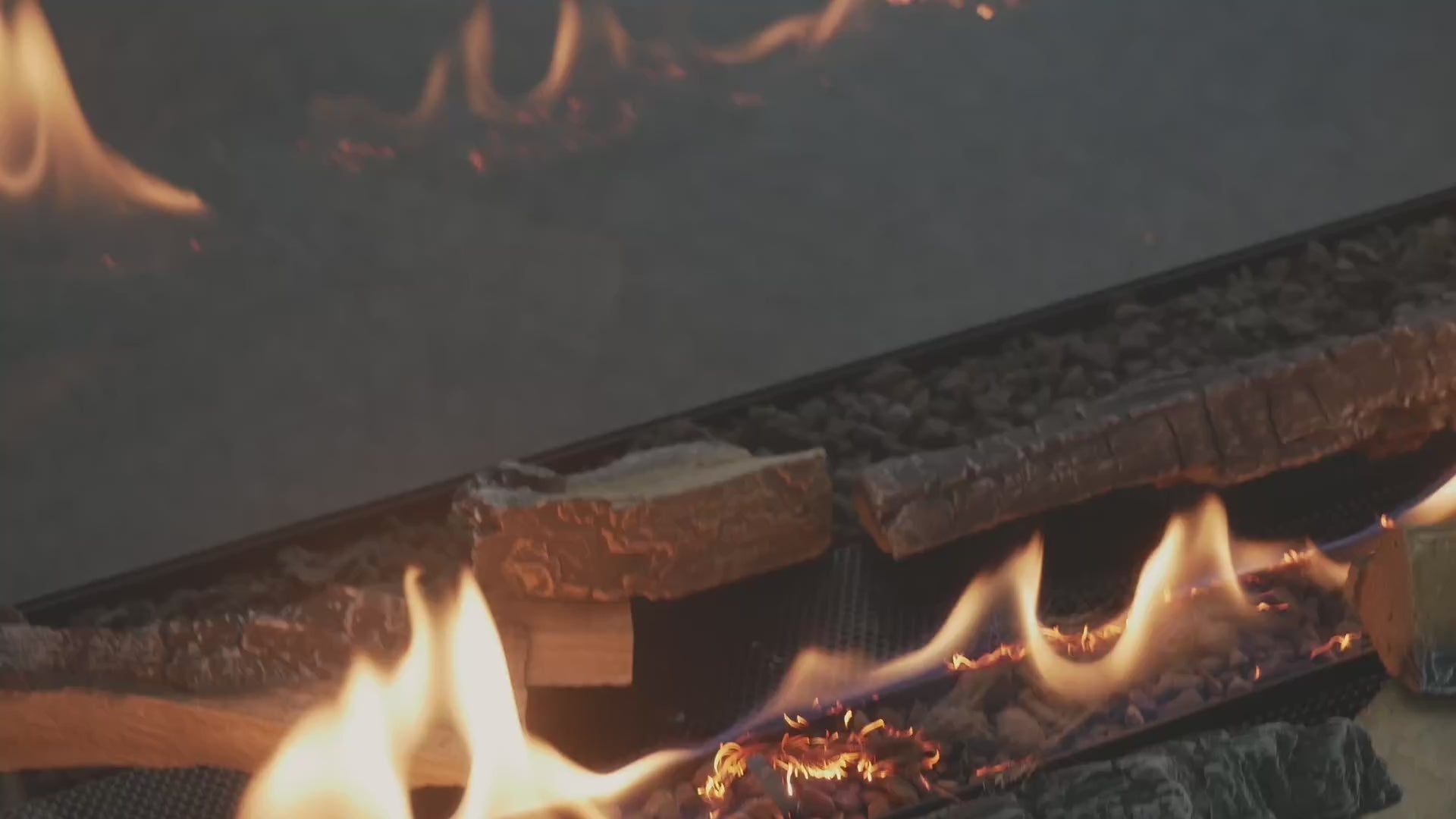 Video laden: Short video of bioethanol fireplaces and other eco-friendly fireplaces.